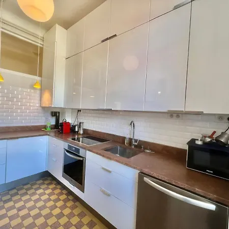 Novembre By Welcome To Apartment *